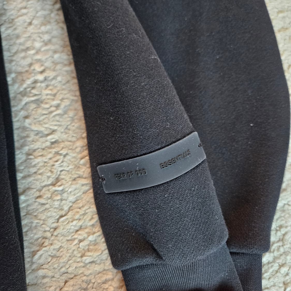 새상품) Fear of God 에센셜 블랙 맨투맨 L 사이즈 상품이미지4