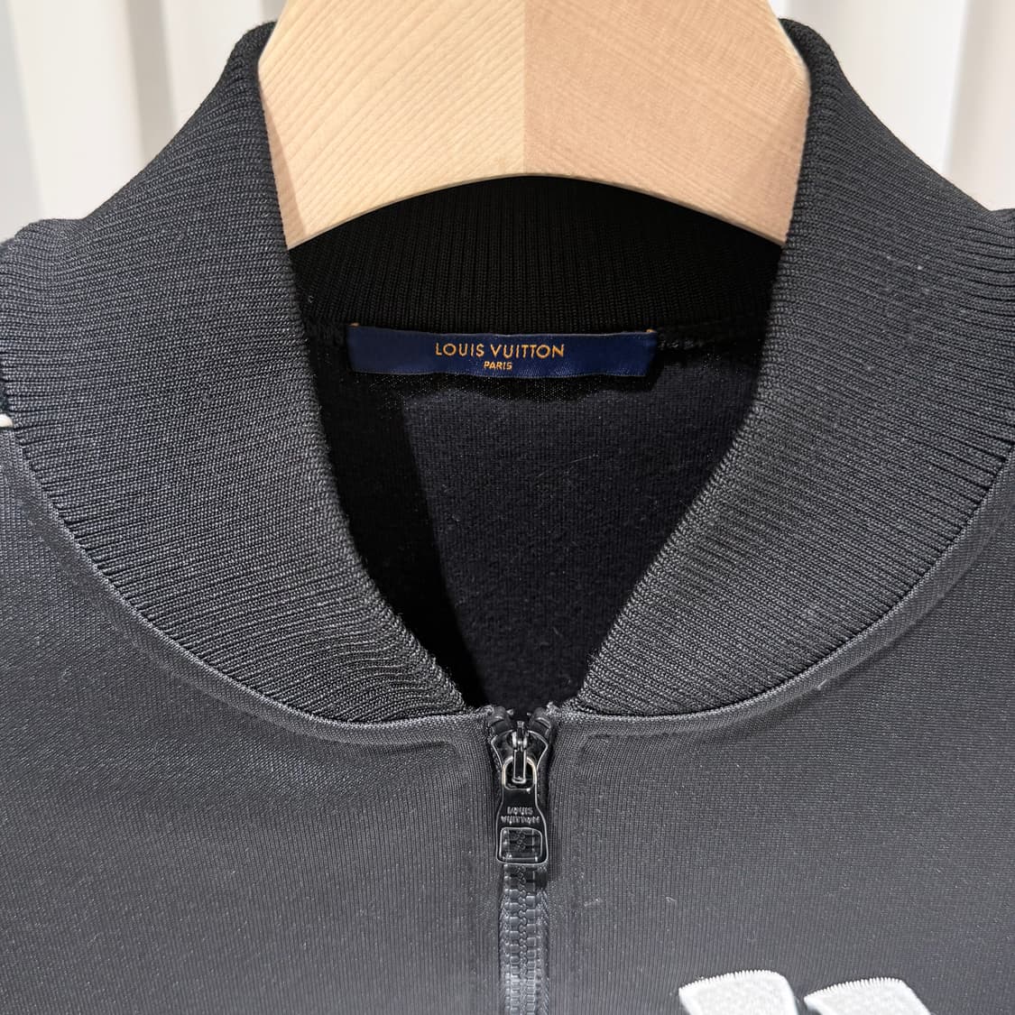 (S+/XL) / 루이비통 LV로고 플라워 모노그램 트랙 자켓 블랙 상품이미지4