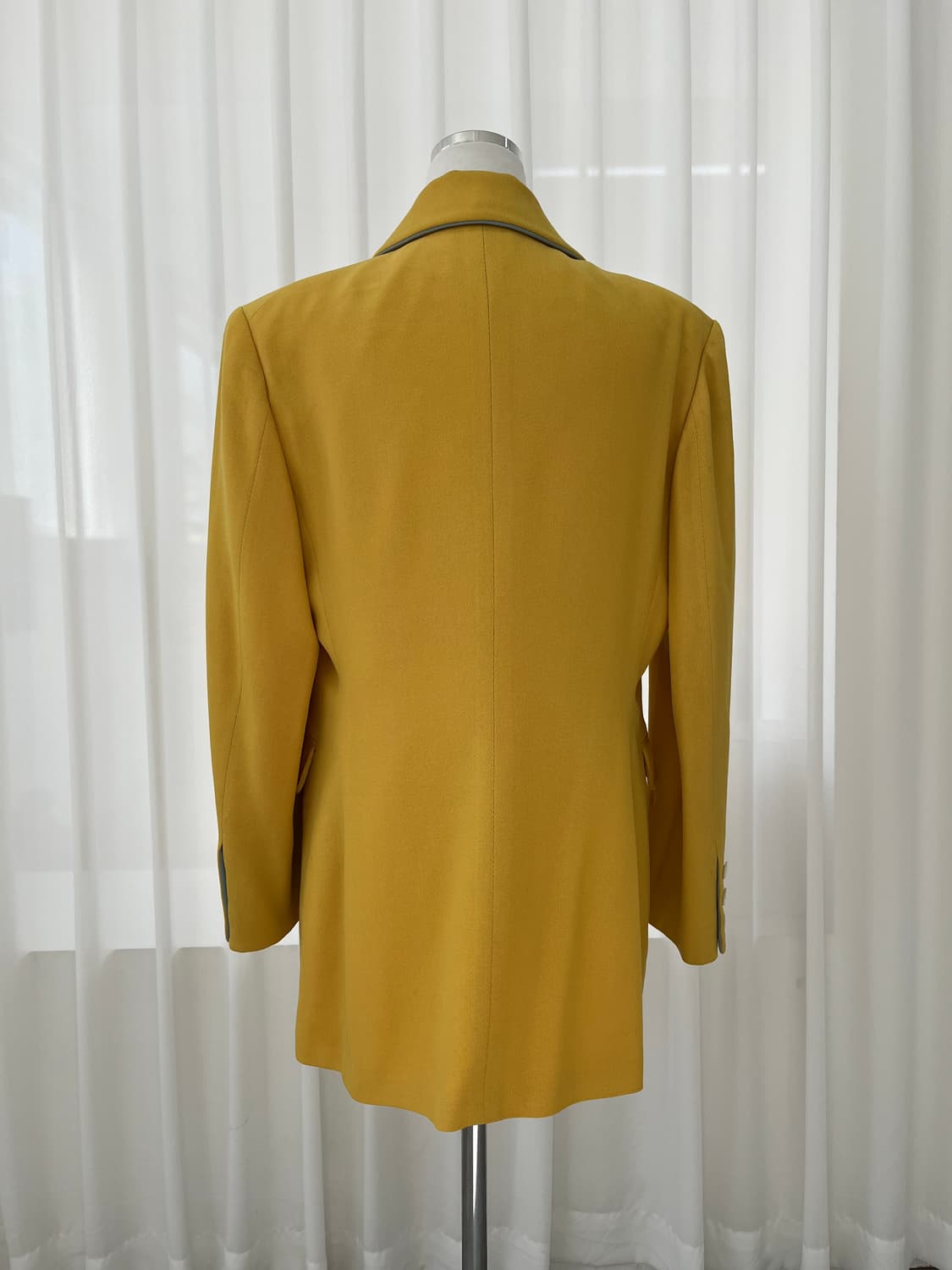 에르메스 옐로우 울 블레이저  상품이미지2