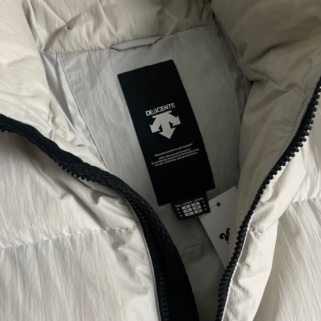 데상트 패치로고 다운 푸퍼 패딩o 3614 상품이미지5