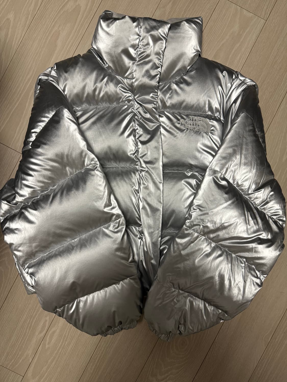 노스페이스 패딩 화이트라벨 글로시 다운자켓 실버 상품이미지3