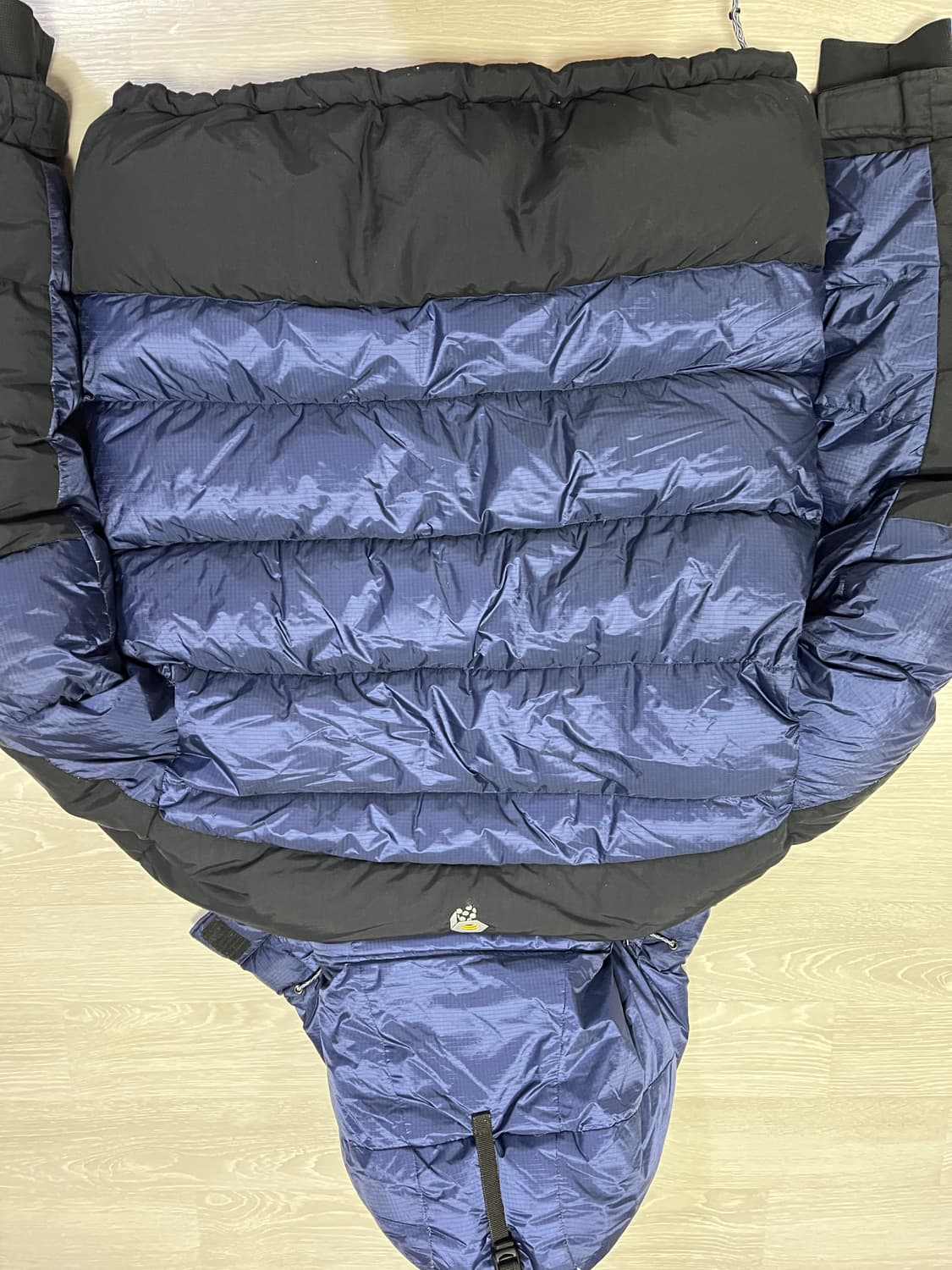 마운틴하드웨어 에어쉴드패딩 상품이미지3