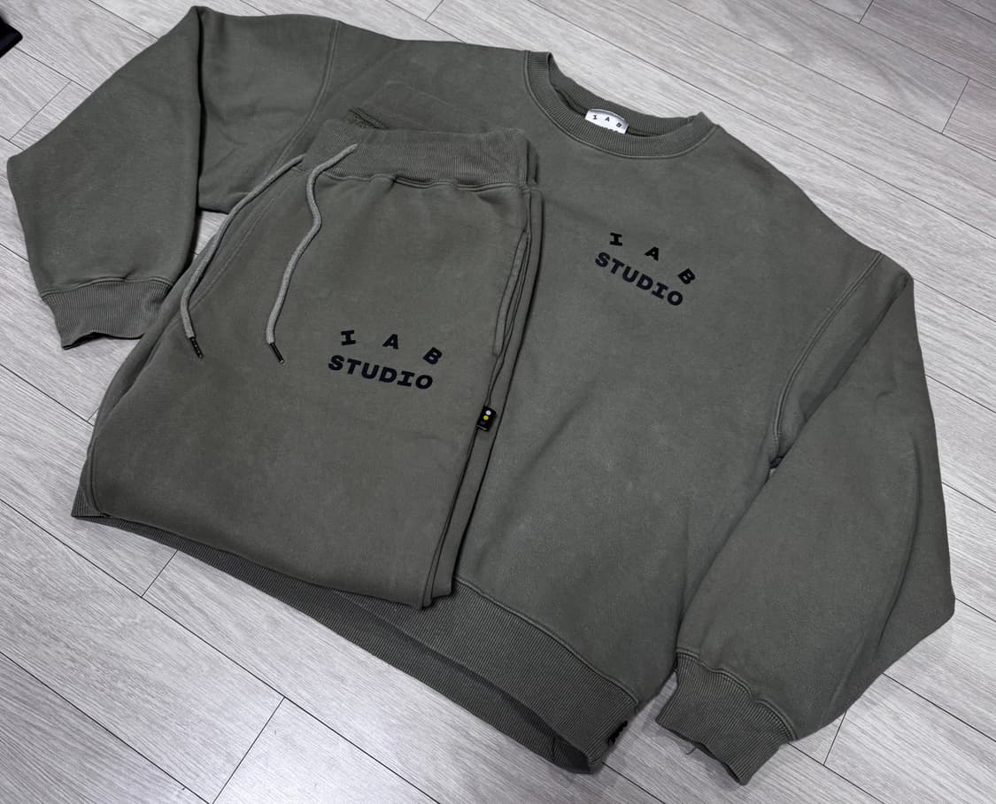 아이앱 스튜디오 트레이닝 세트 카키 상품이미지1