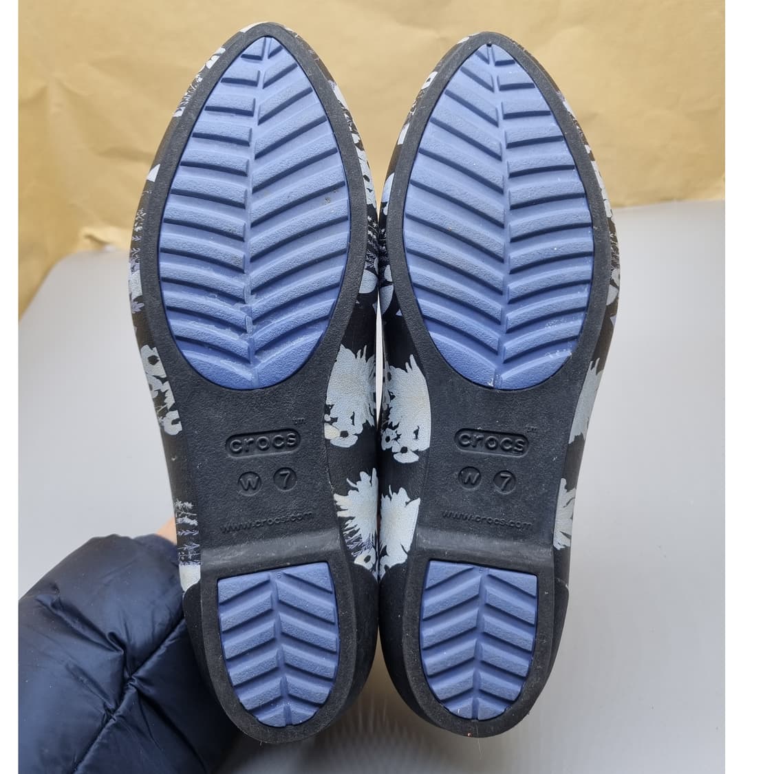 크록스 이브그래픽 플랫슈즈 w7 240 상품이미지3