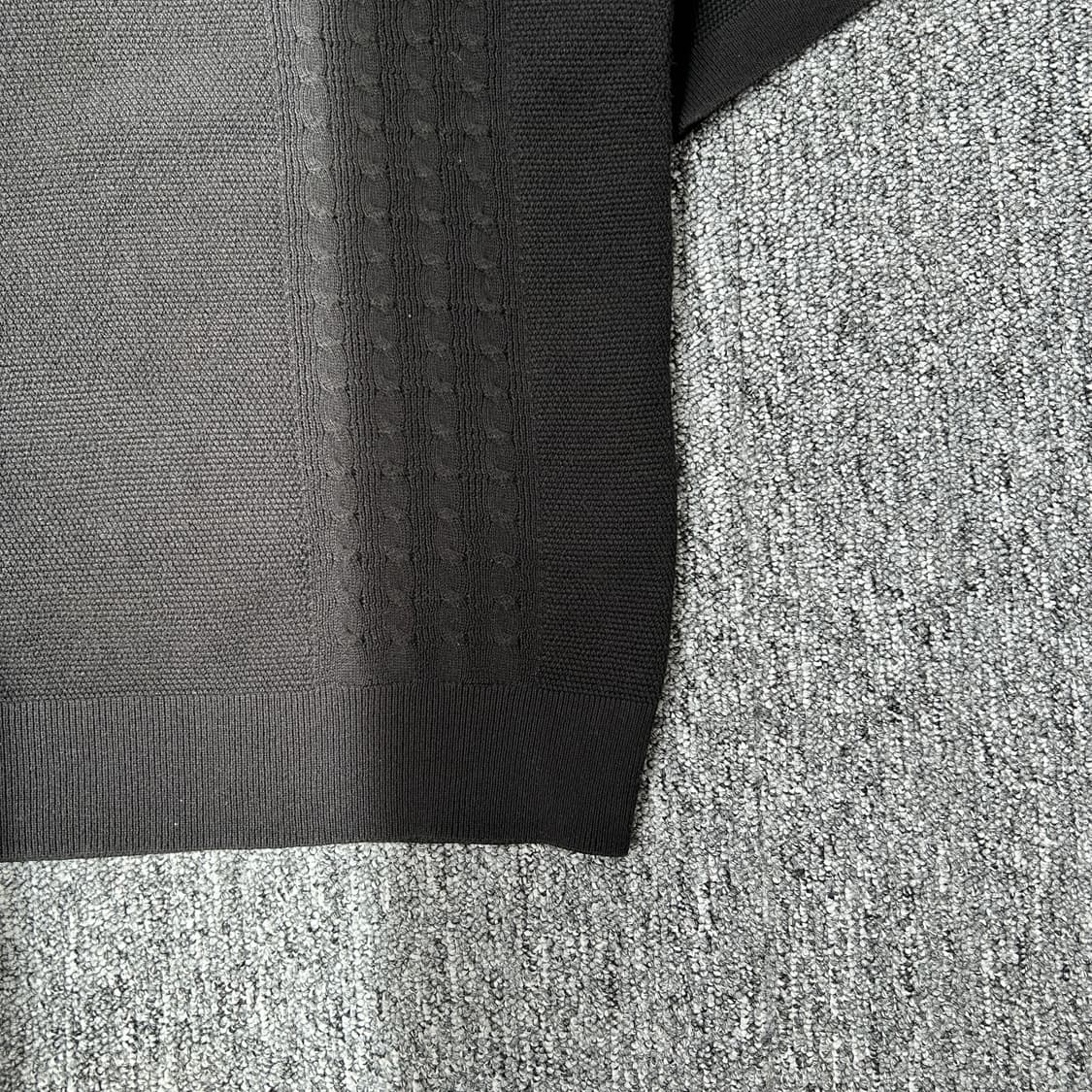 커버낫 블랙 케이블 니트 반팔 상품이미지3