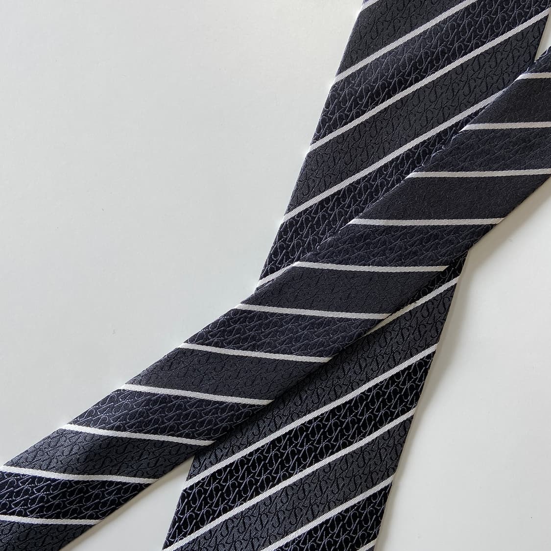 입생로랑(YSL) 명품 정품 영문모노그램 넥타이 8.2cm 상품이미지5