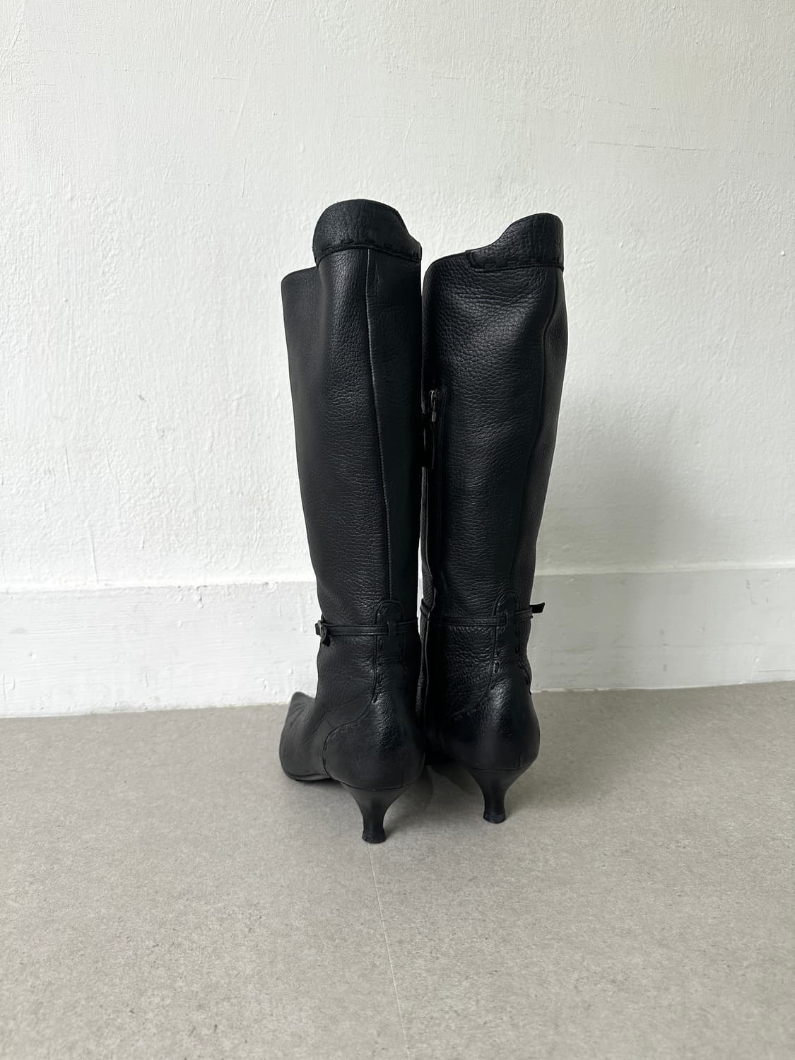 펜디 2000s 벨트 스트랩 나이프힐 레더 롱부츠 상품이미지5