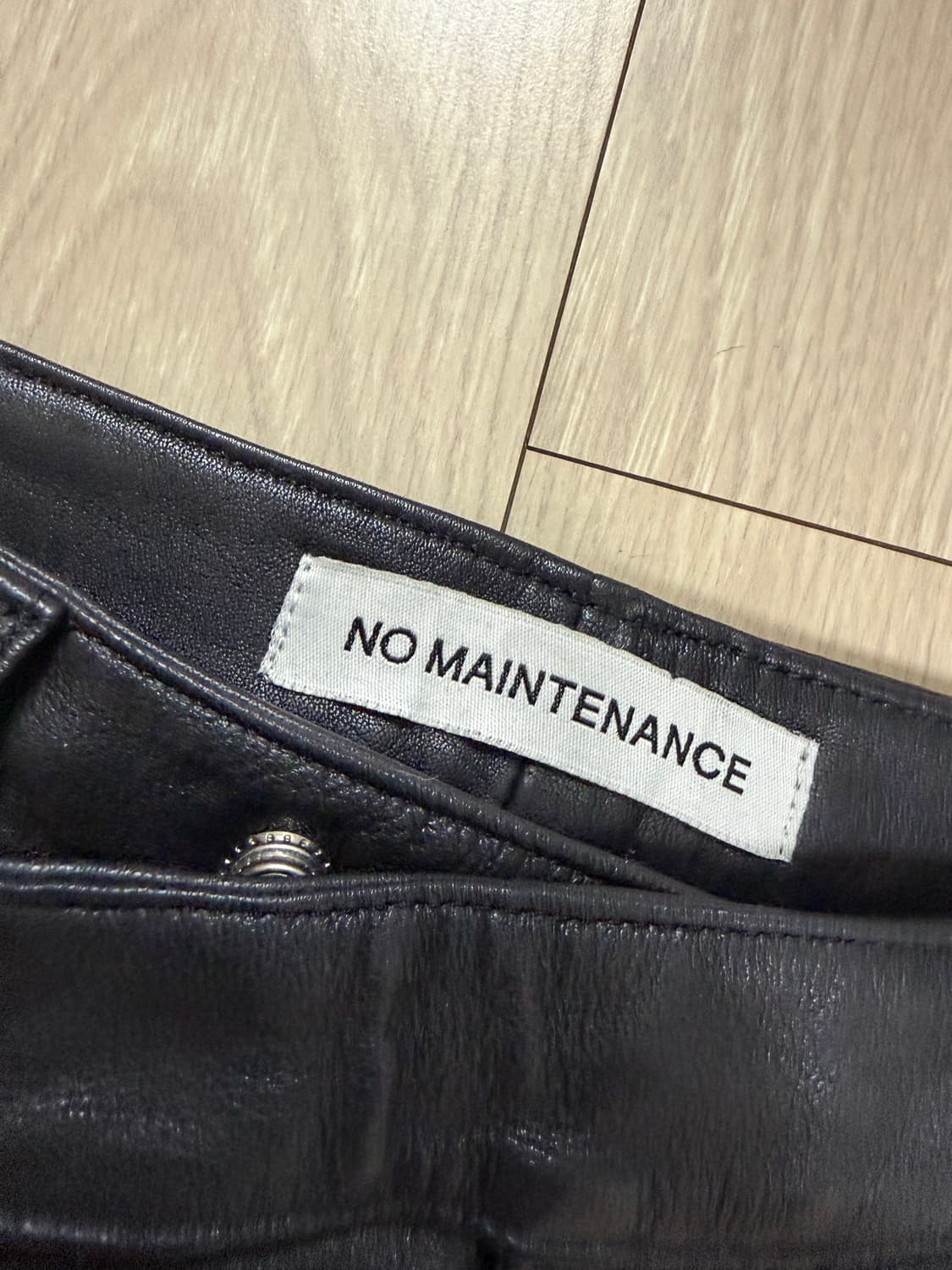 no maintenance 노메인터넌스 쉽스킨 레더 플레어진 상품이미지4