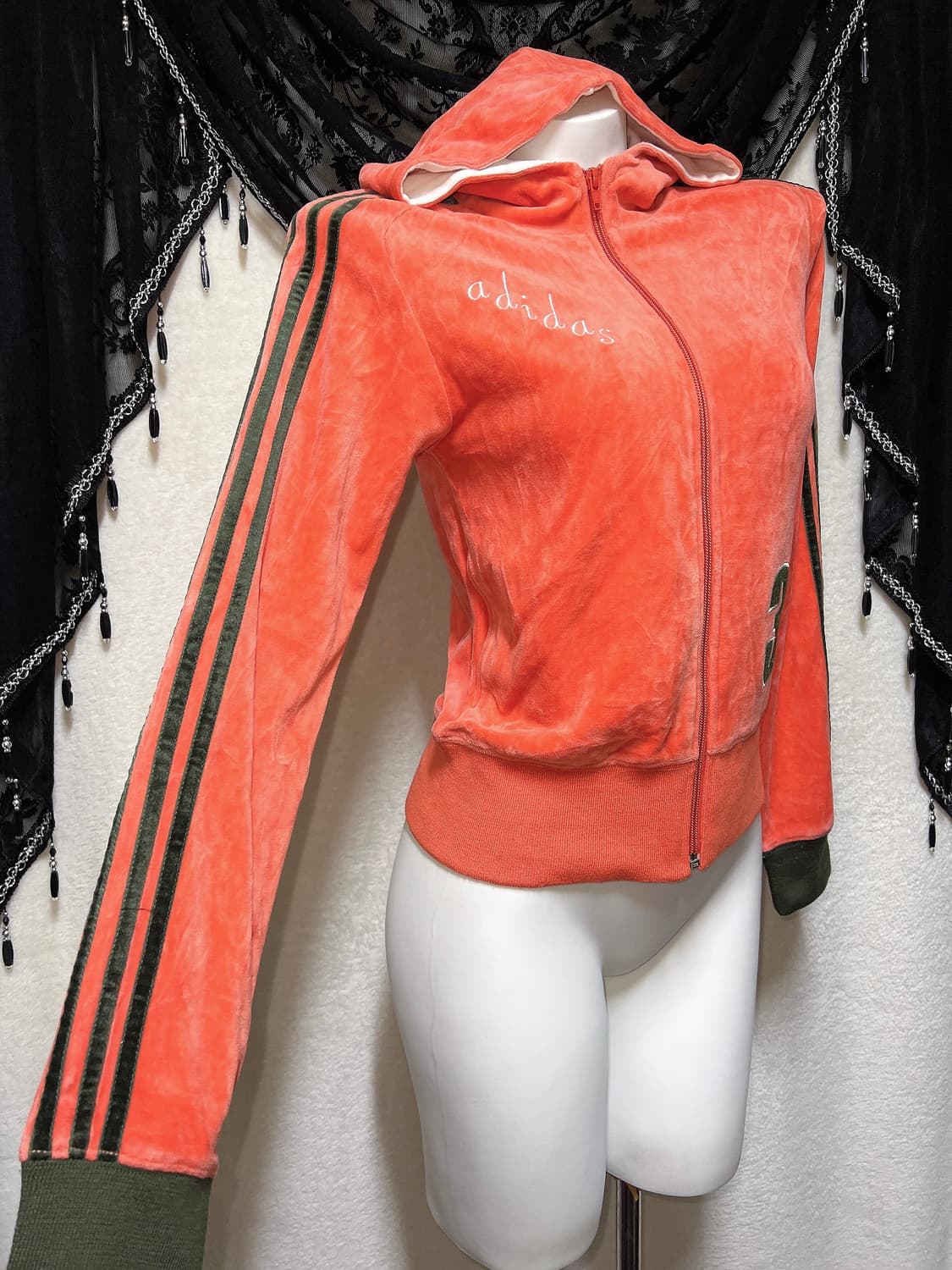 아디다스 adidas 트랙탑 벨벳 후드집업 져지 스포티 갸루 y2k 상품이미지3