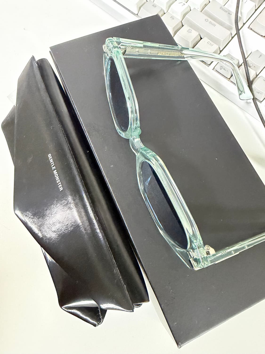 젠틀몬스터 코르시카 블루 색상 판매합니다 상품이미지4