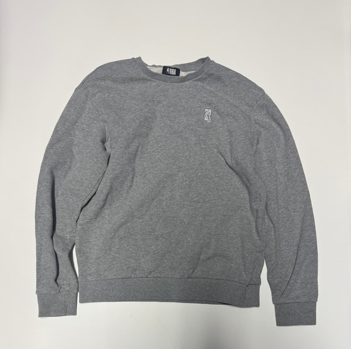 NBA 엔비에이 스몰로고 트레이닝 맨투맨 L 그레이 상품이미지1