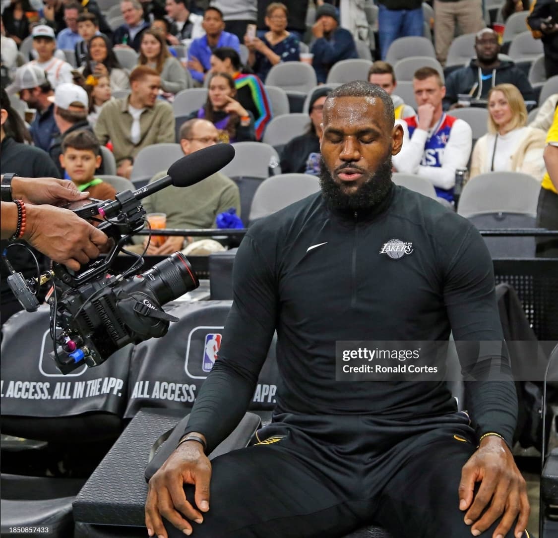 "Nike Lebron 21" 1/6 신발 피규어 (엔터베이X핫토이) 상품이미지5