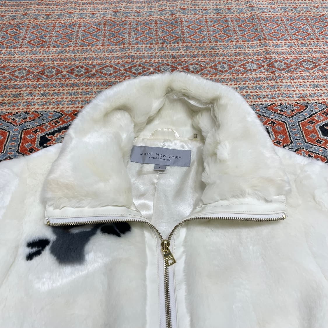 마크제이콥스 뉴욕 아이보리 페이크퍼 자켓 여성M 상품이미지6