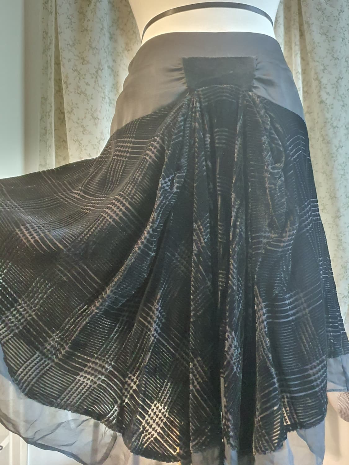 [빈티지] 블랙 벨벳 체크 스커트 상품이미지2