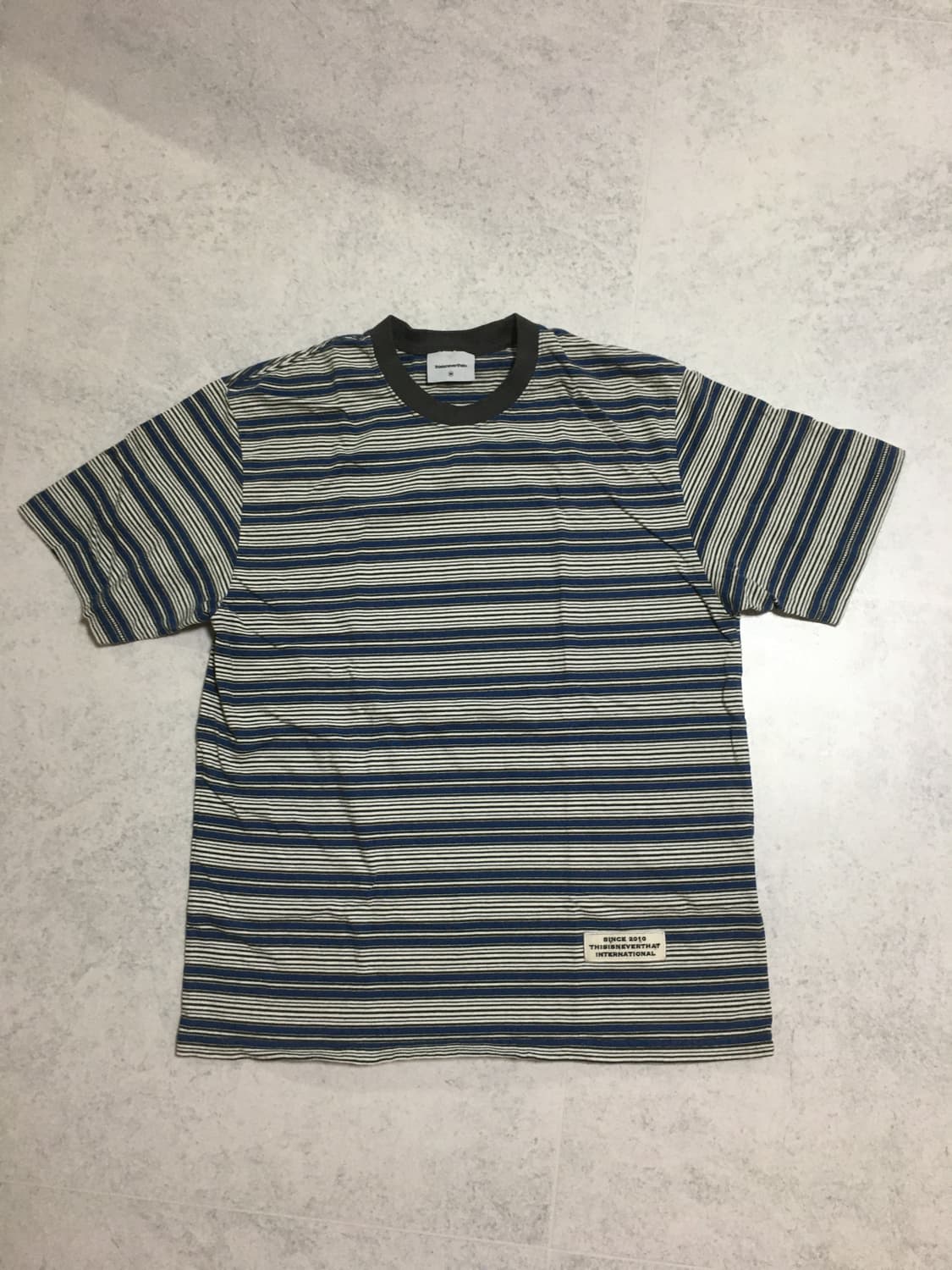 디스이즈네버댓 스트라이프 티 블루 M사이즈 상품이미지1