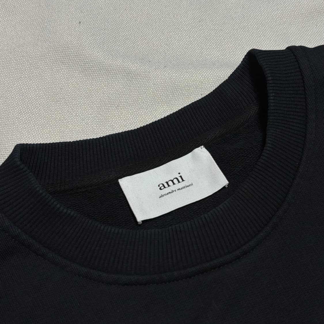XL Ami 블랙 맨투맨 상품이미지4