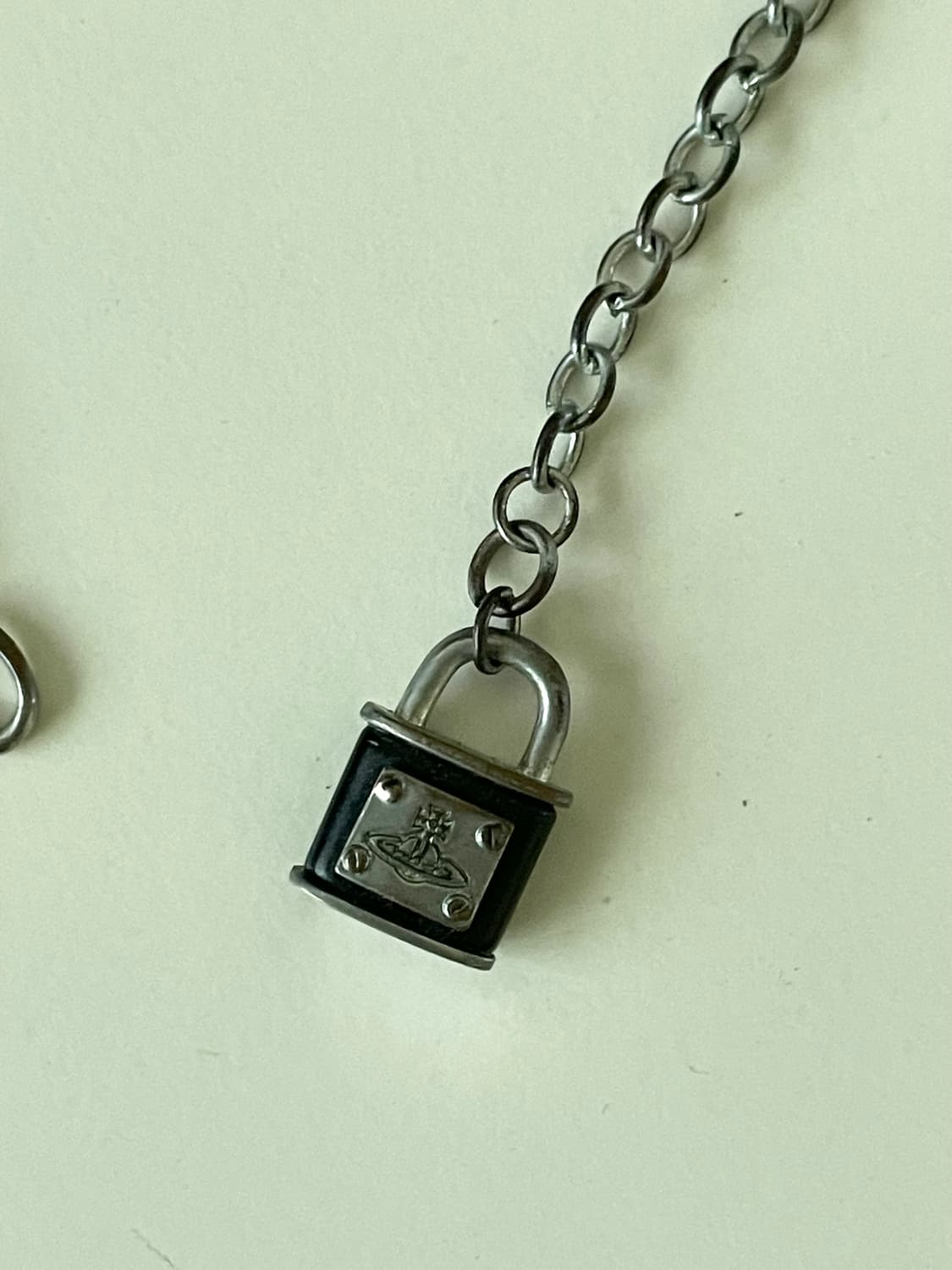 Vivienne Westwood Padlock Necklace 상품이미지3