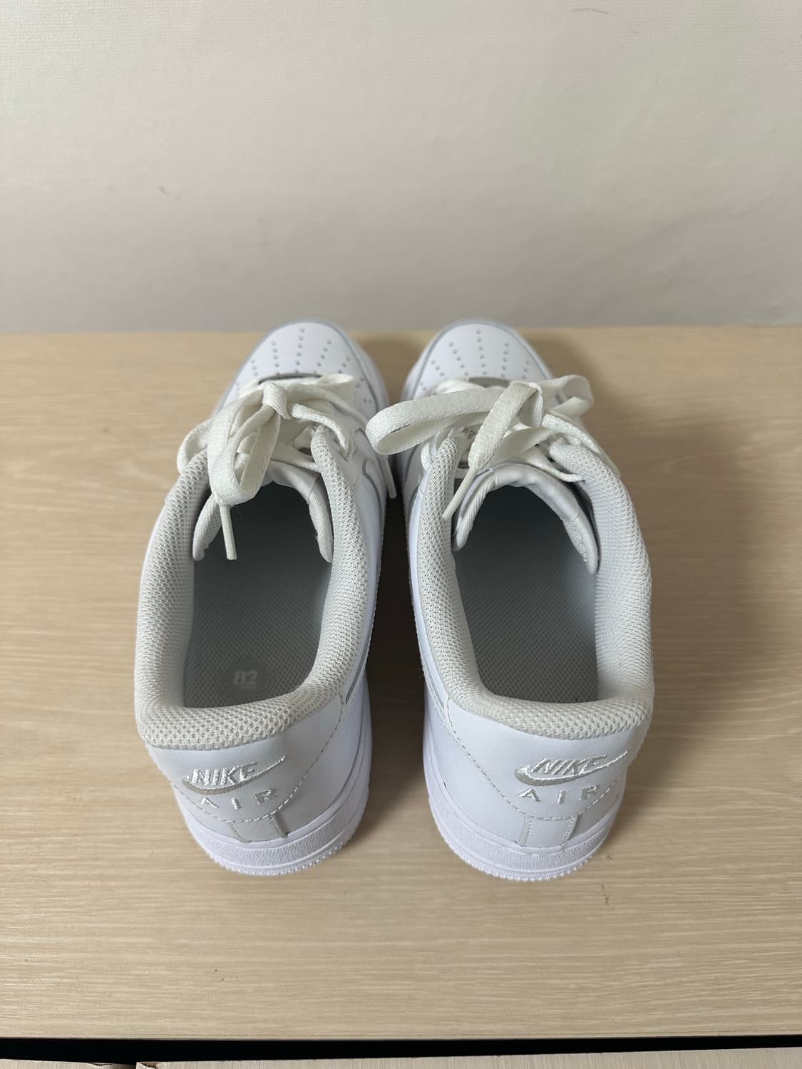 (새상품)에어포스1 화이트 270 상품이미지3