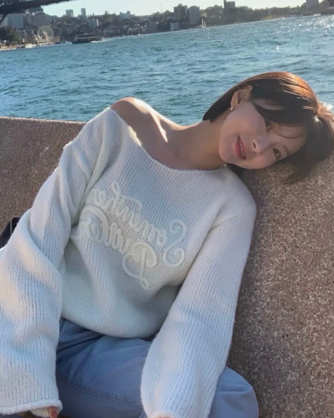 썸웨어버터 레터 모헤어 롱슬리브 니트 오프숄더 상품이미지2