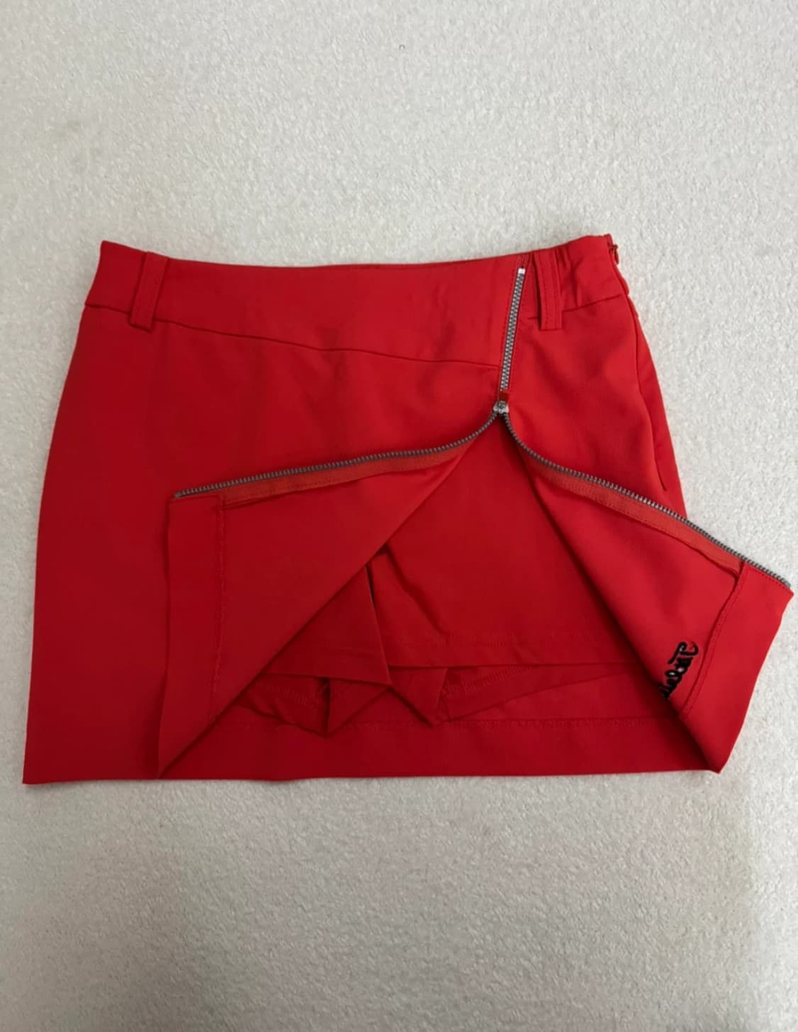 타이틀리스트 골프 치마 레드 상품이미지3