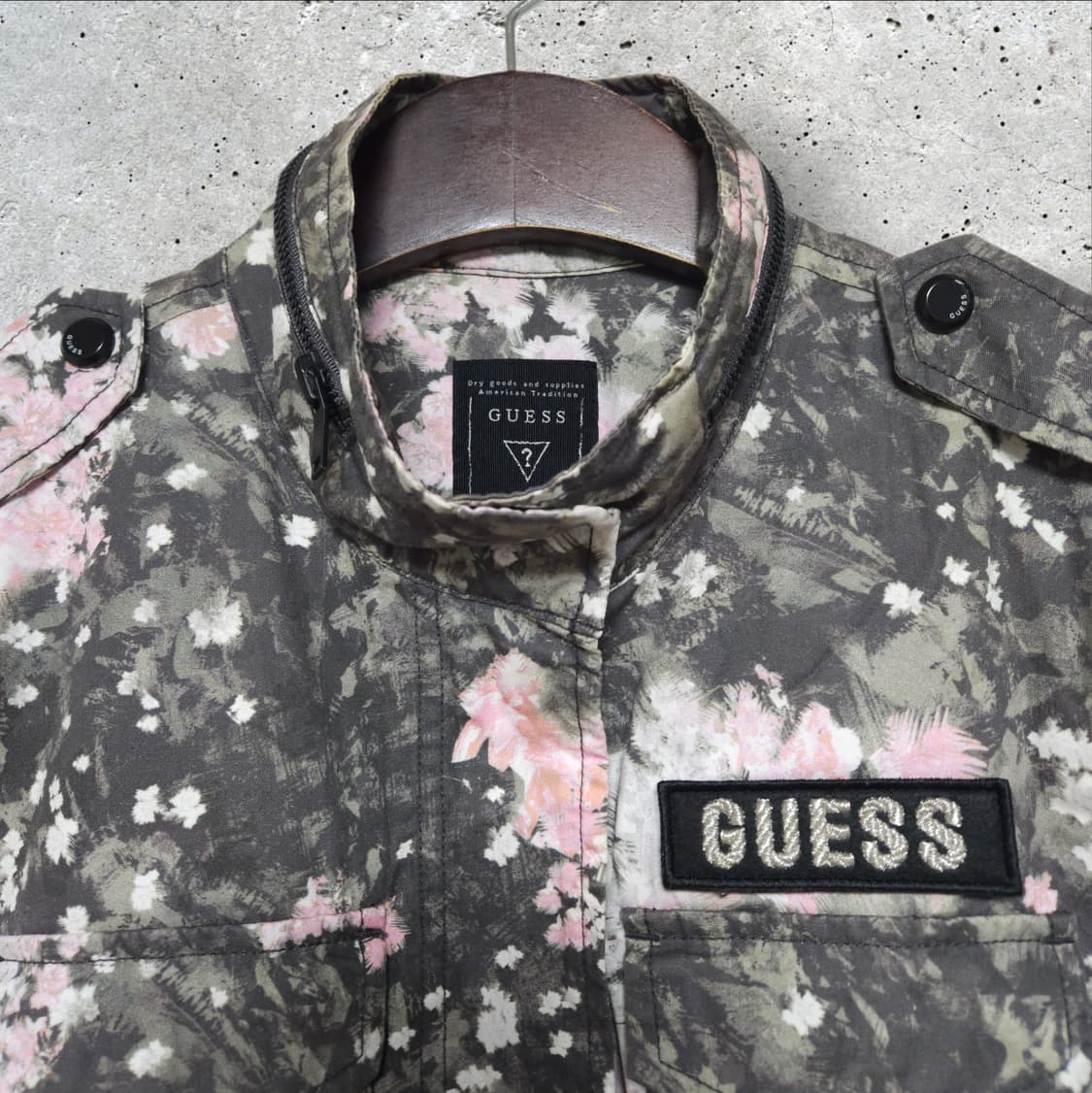 게스 체리블라썸 플라워 야상 자켓 (85/XS) 상품이미지2