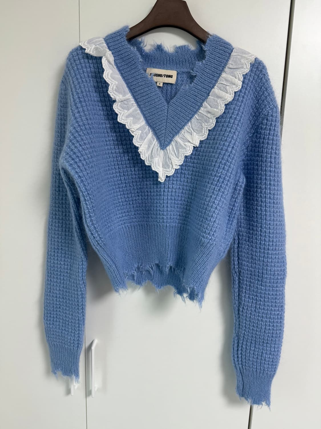 슈슈통 러플 브이넥 니트 상품이미지4