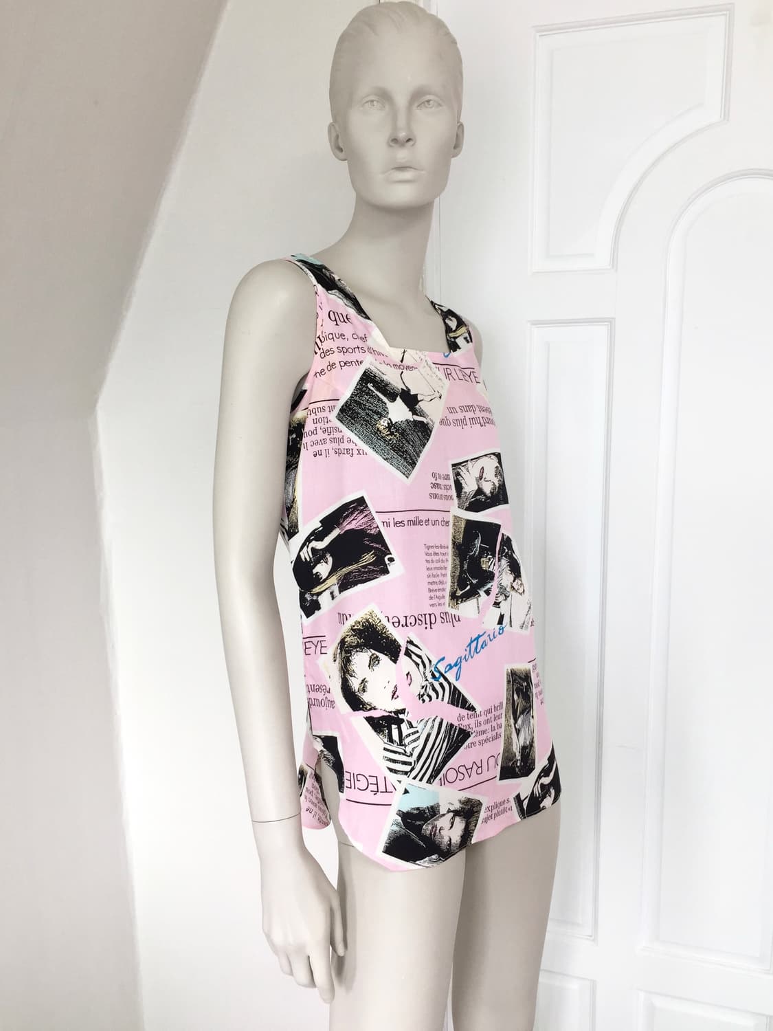 Vintage  Photo Illustration  Sleeveless  상품이미지2