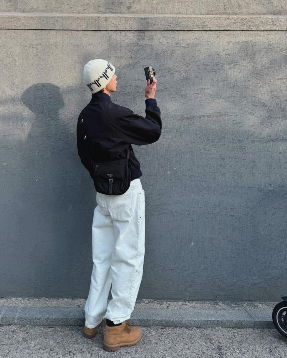 정품 프라다 테수토 나일론 바이커 모터백 크로스백 상품이미지1