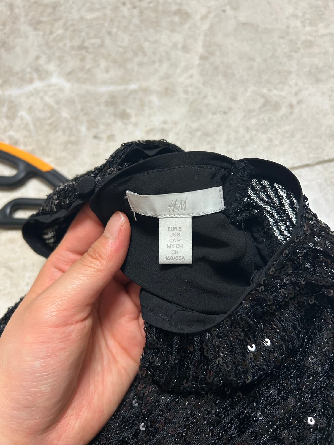 h&m 시퀸 블라우스 블랙 상품이미지4