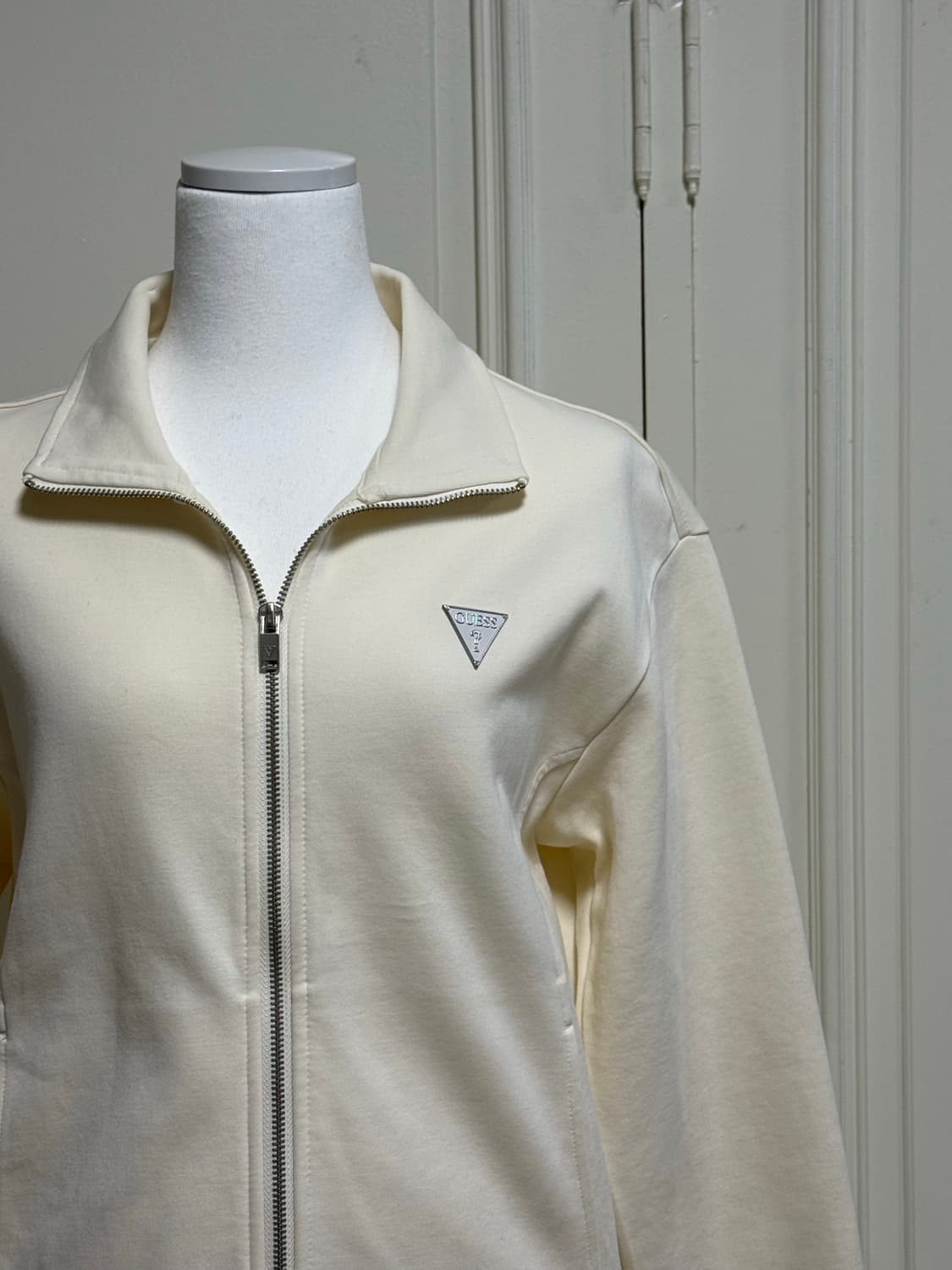 게스 아이보리 집업 상품이미지2