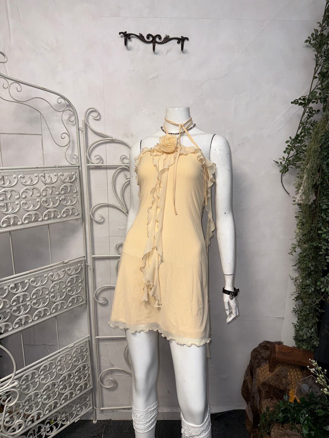 Cream rose ruffle halter sheer ops 상품이미지2