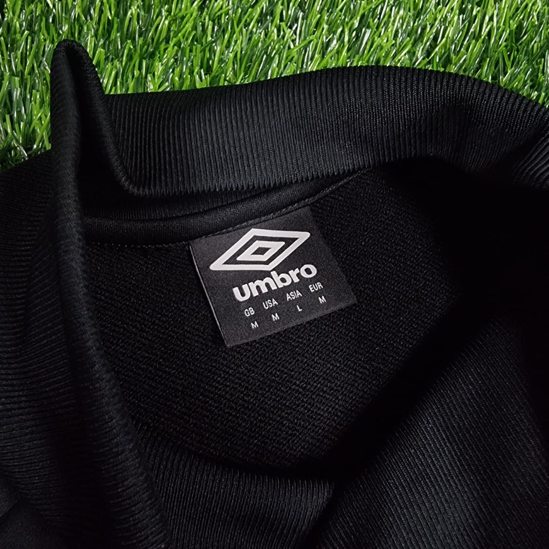 22-23시즌 본머스 엄브로 트레이닝 웜업 상품이미지5