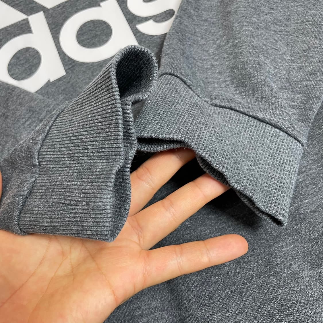 아디다스 adidas 다크그레이 빅로고 맨투맨  2XL 상품이미지5