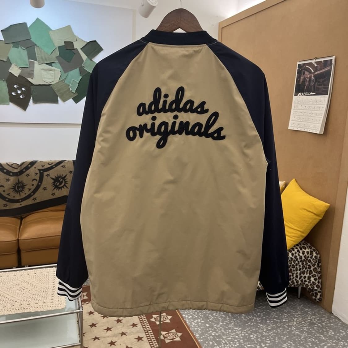 아디다스 엠브로이더드 스타디움 바시티 자켓 95 C09836 상품이미지4