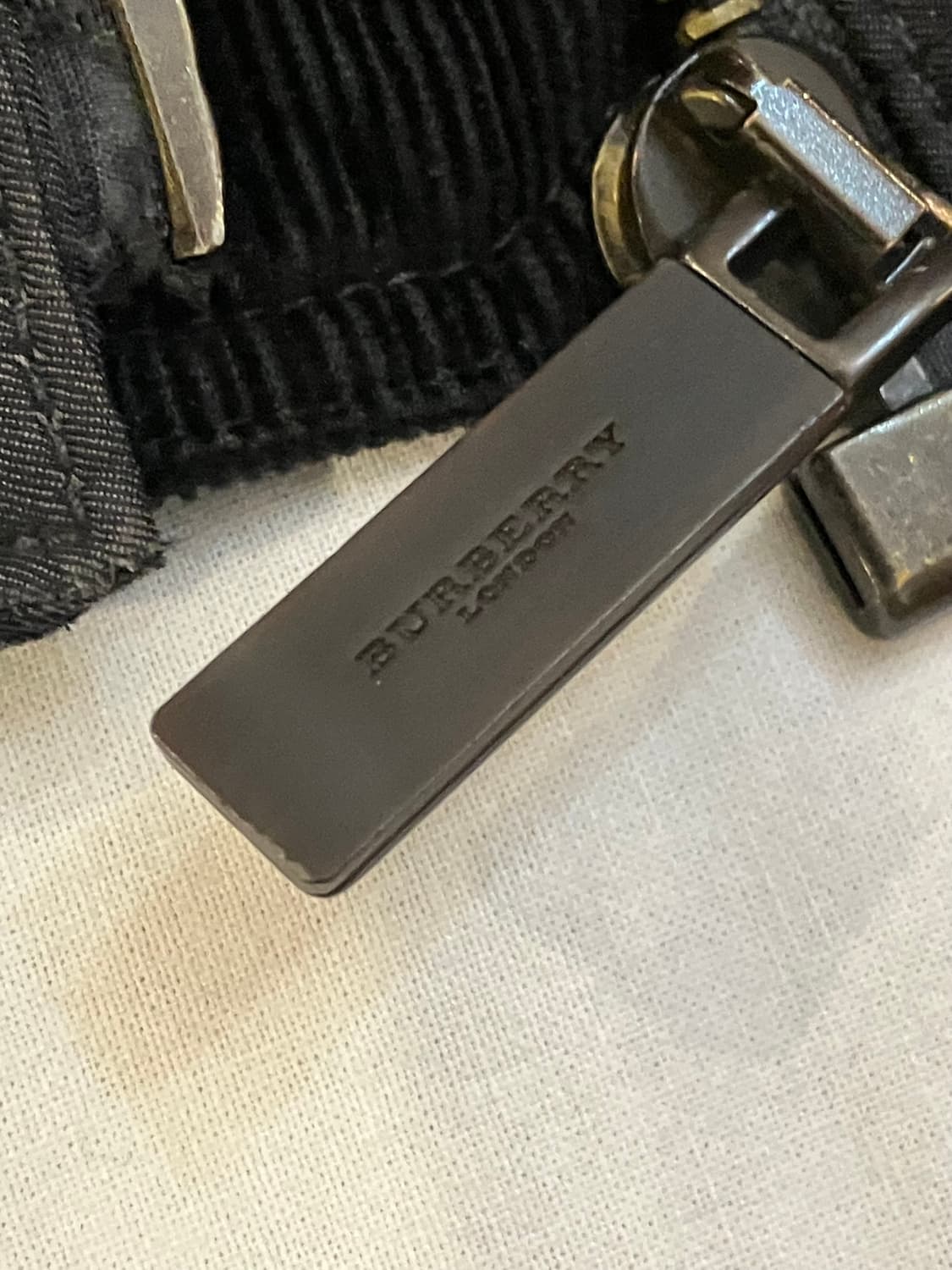 버버리 양가죽 퀼팅 봄버자켓 블랙 상품이미지5