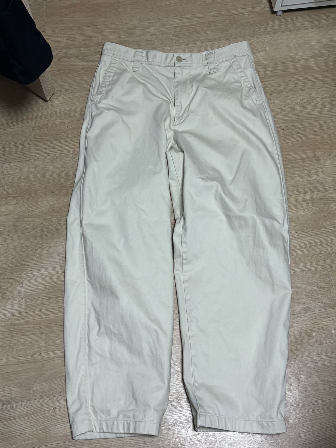 유니클로 와이드핏 치노팬츠 82 상품이미지2