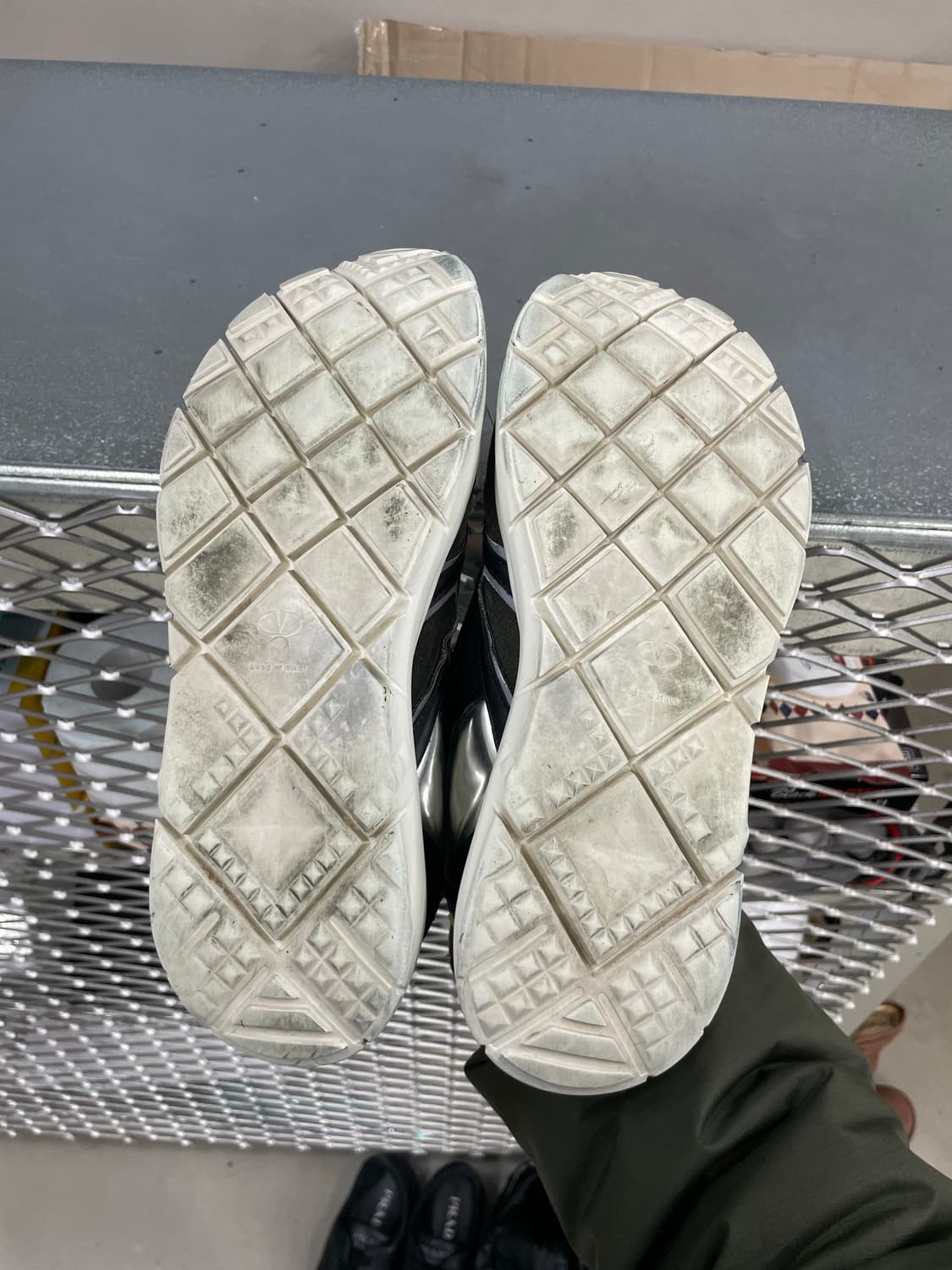 발렌티노 가라바니 스니커즈 EU42 상품이미지6