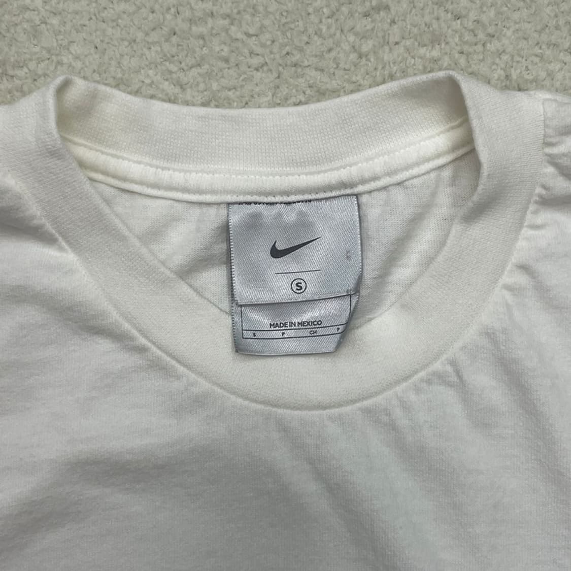 NIKE 올드스쿨 스우시 자수 티셔츠 크림 S 상품이미지3