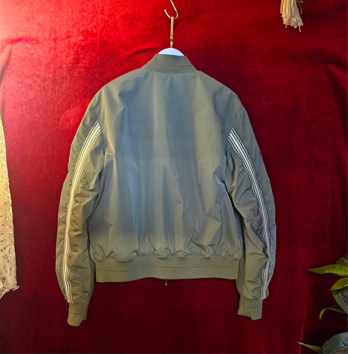 라코스테(Lacoste) 사이드 라인 카키 숏 봄버자켓 상품이미지2