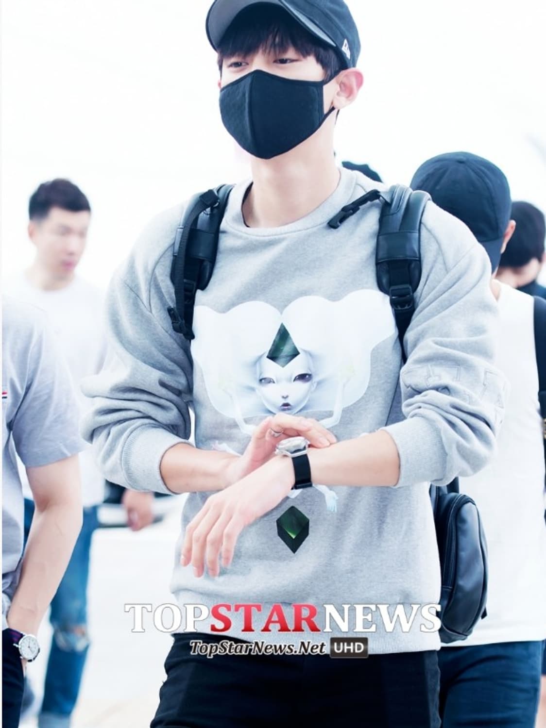 Juun.J 준지 파올로 페드로니 맨투맨  상품이미지7