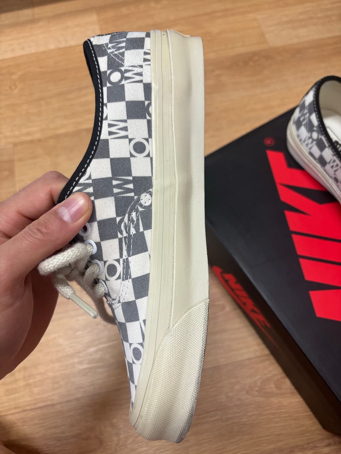 반스 볼트 웍스아웃 어센틱 255 판매합니다 상품이미지4