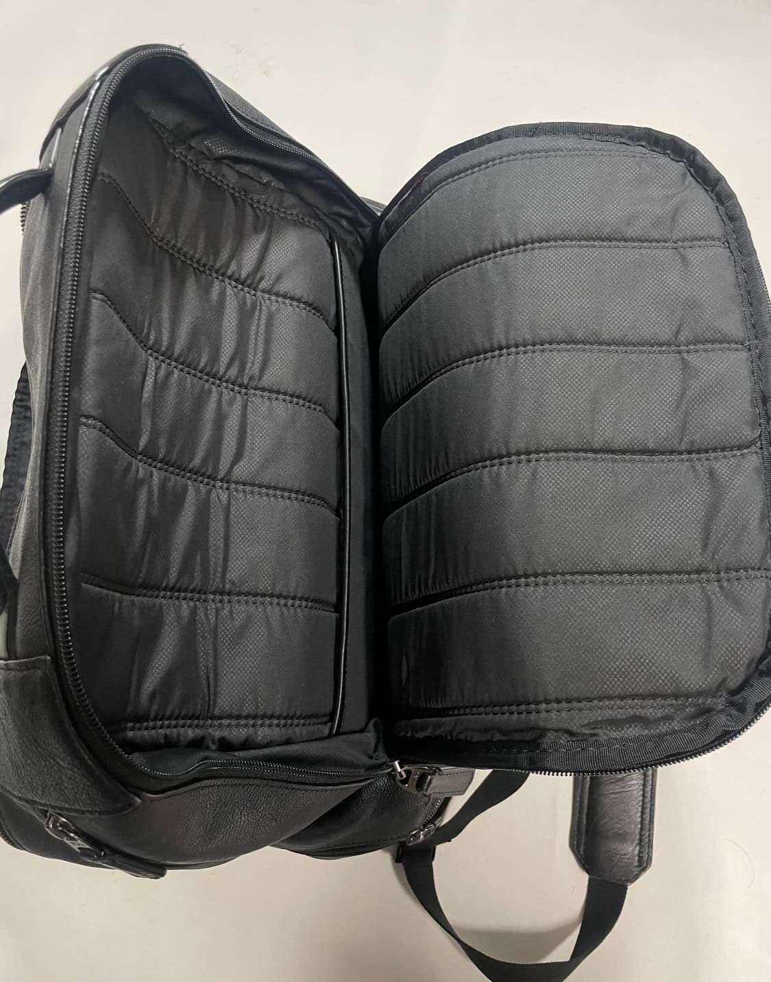 투미 비콘힐 브리프 레더백팩 상품이미지7