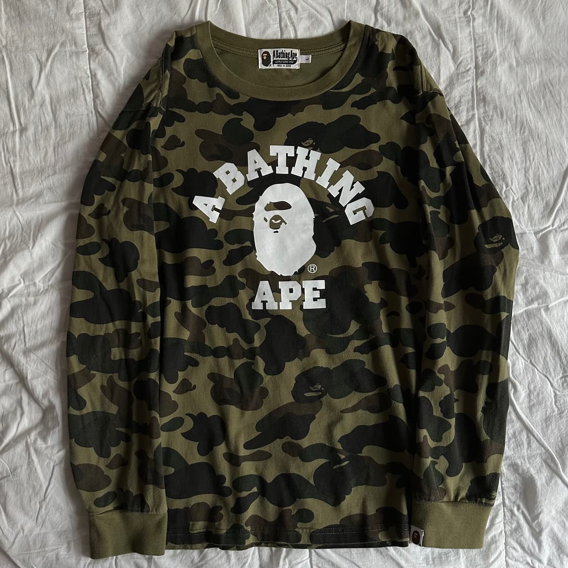 베이프 퍼스트 카모 컬리지 롱슬리브 티셔츠 상품이미지1