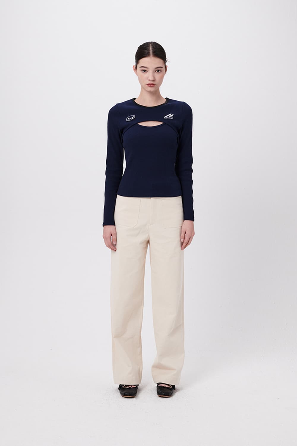 마우솔레움 에스파 지젤착용 컷 아웃 롱슬리브 사커 티셔츠  상품이미지2