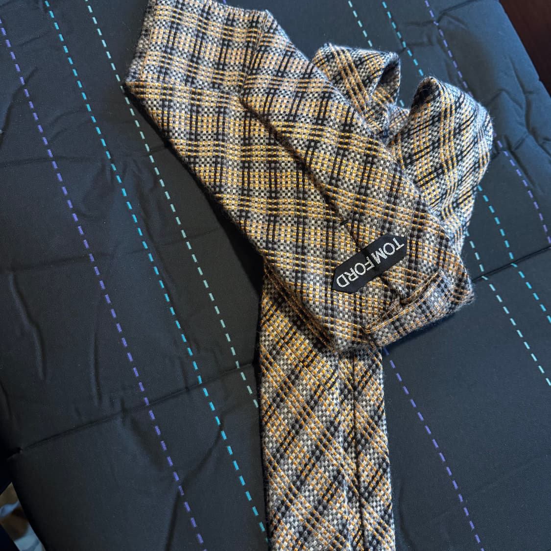 톰포드 실크 캐시미어 체크 넥타이 판매 합니다. 상품이미지4