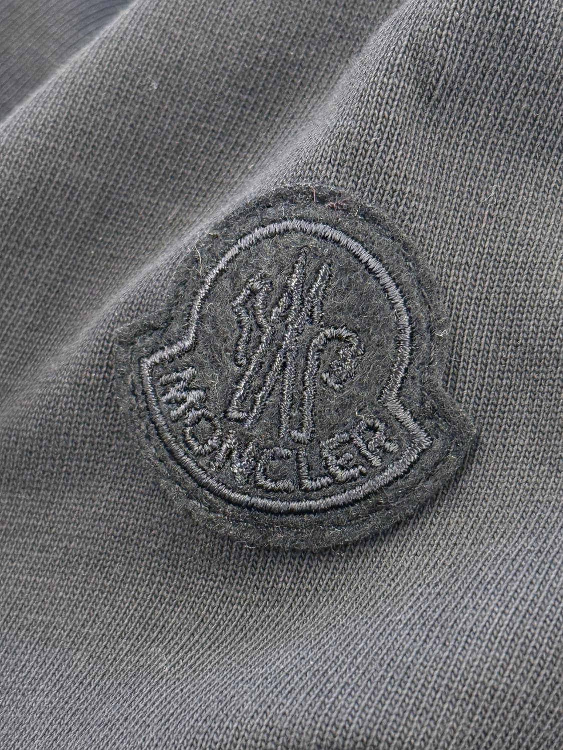 몽클레어 픽셀 로고 롱슬리브 상품이미지4