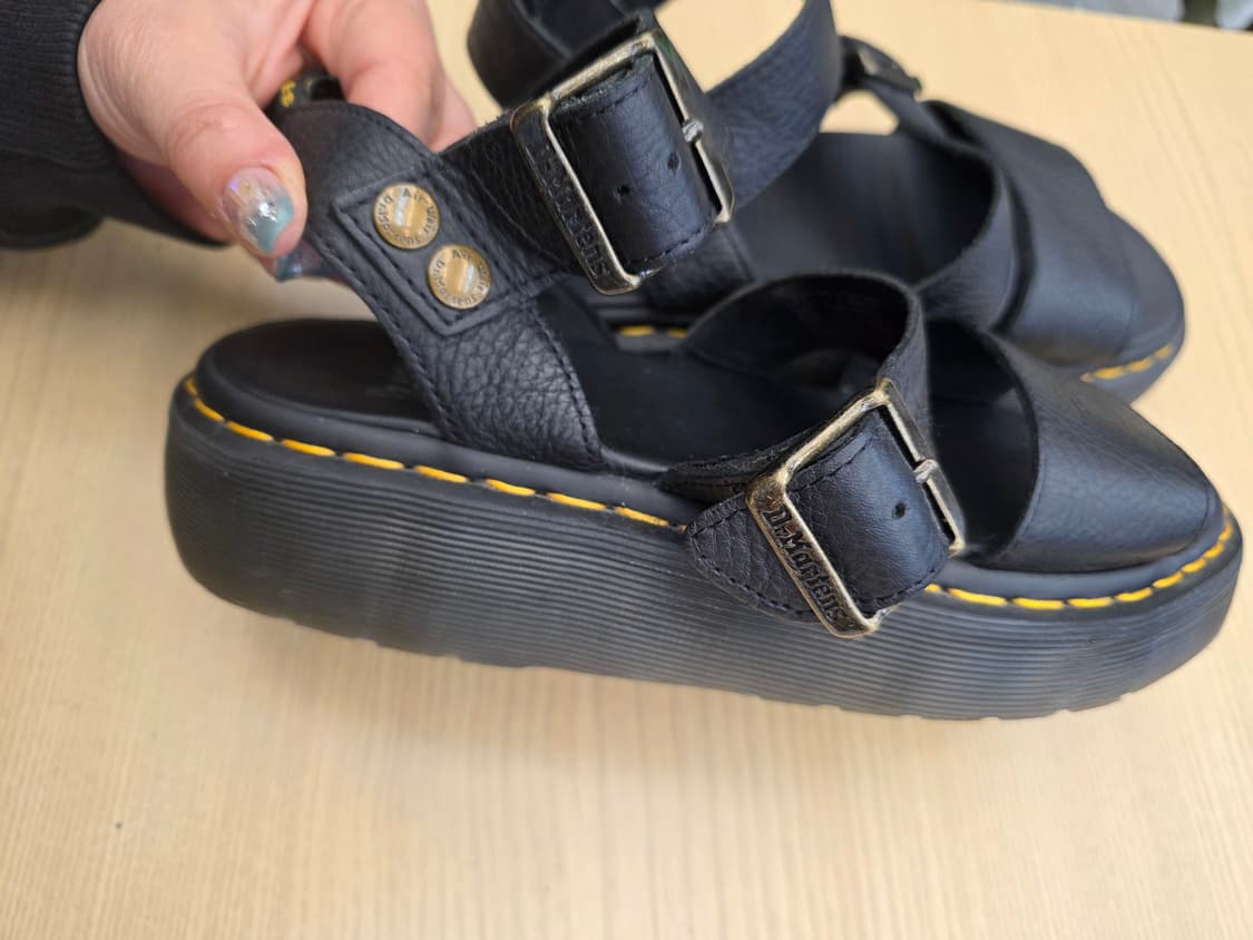 닥터마틴 그리폰쿼드 스트랩 샌들 UK6 상품이미지5