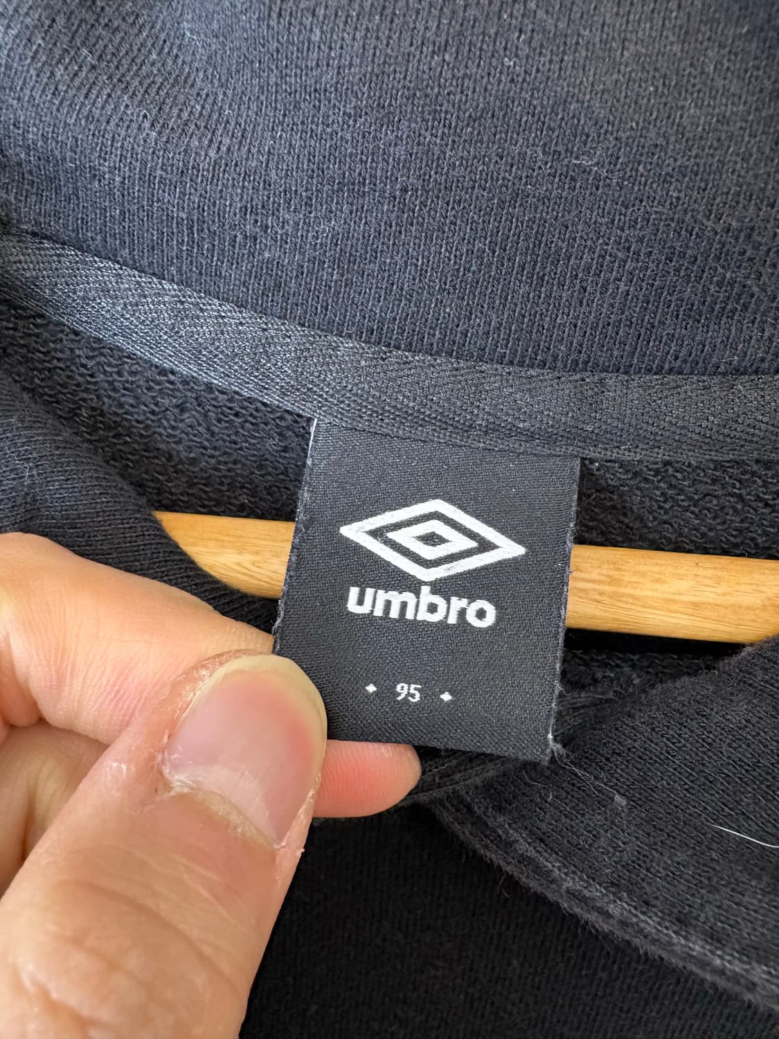 엄브로 빅로고 레이어드 후드티 블랙 상품이미지5