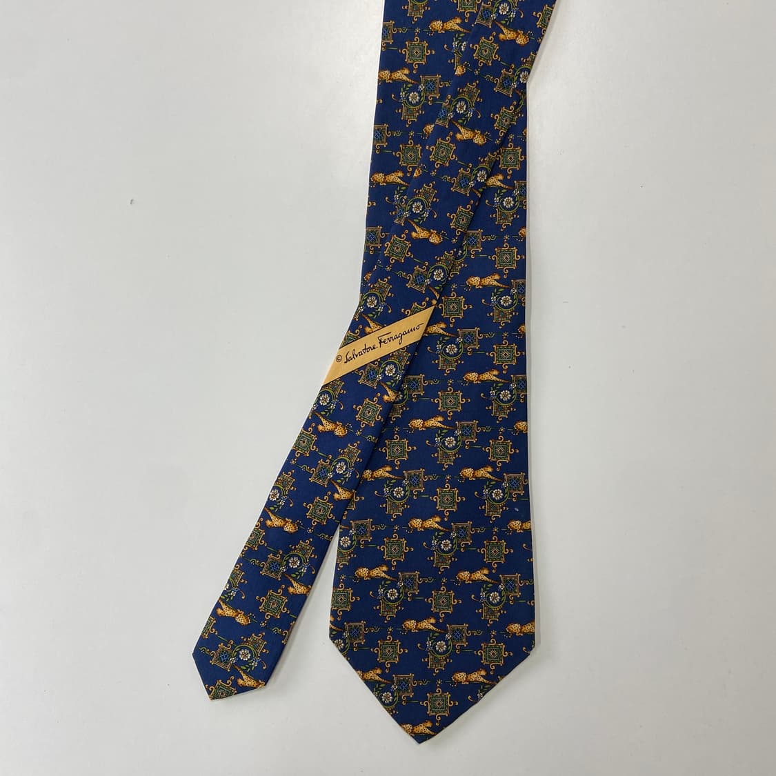 페레가모(Ferragamo) 명품 정품 넥타이 상품이미지1