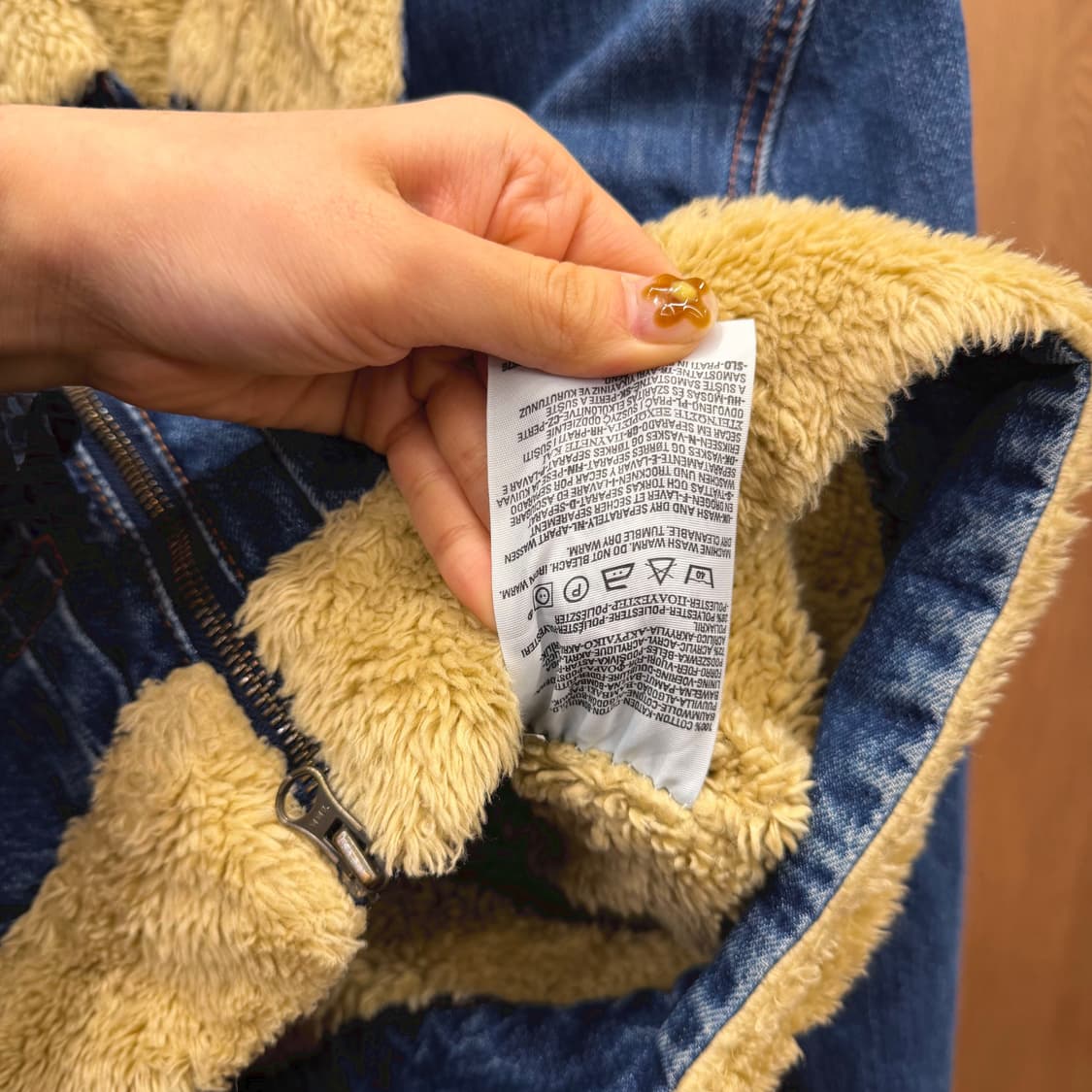 리바이스 데님 자켓 쉐르파 퍼 안감 레드 로고 탭 디테일 레귤러핏 블루 상품이미지8